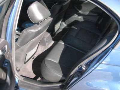 2004 BMW 325  i