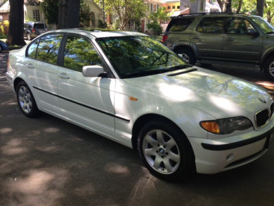 2004 BMW 325  xi