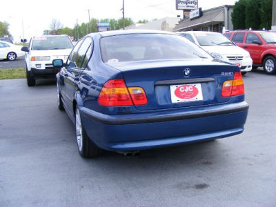 2002 BMW 325  i