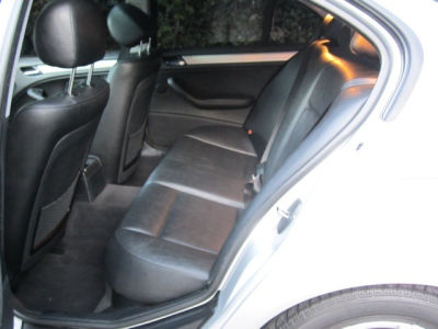 2002 BMW 325 i