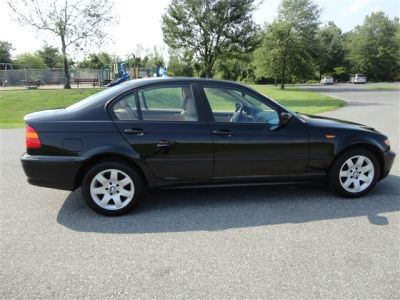 2003 BMW 325  xi