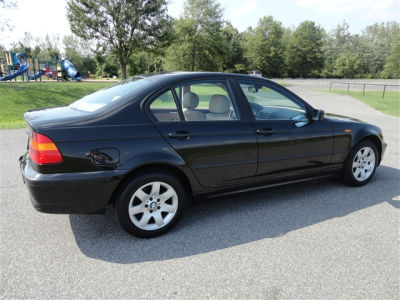 2003 BMW 325  xi