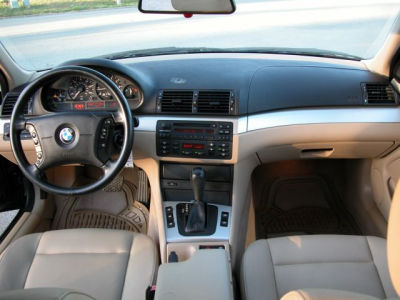 2004 BMW 325  i