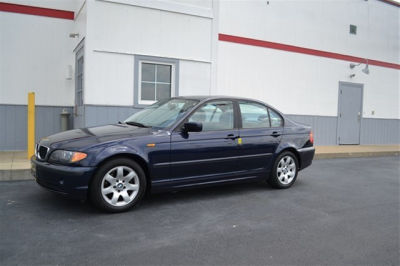 2002 BMW 325  i