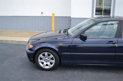 2002 BMW 325 i
