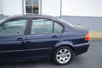 2002 BMW 325 i