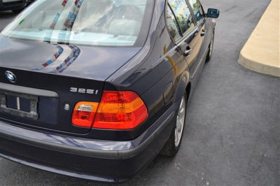 2002 BMW 325 i