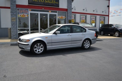 2002 BMW 325  i