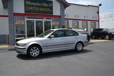 2002 BMW 325  i