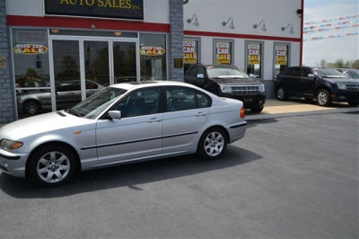 2002 BMW 325  i