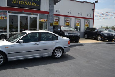 2002 BMW 325  i