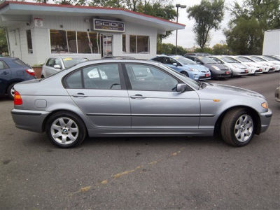 2005 BMW 325  325xi