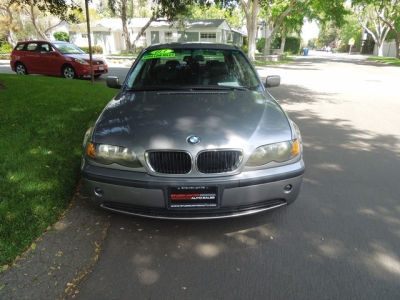 2003 BMW 325  i