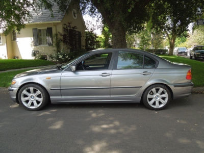 2003 BMW 325  i