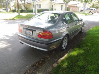 2003 BMW 325  i