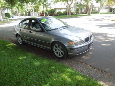 2003 BMW 325  i