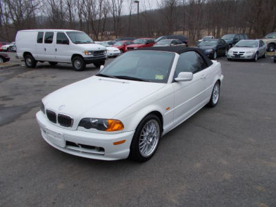 2001 BMW 325  Ci