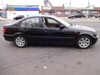2005 BMW 325  i