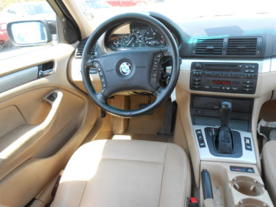 2002 BMW 325  i
