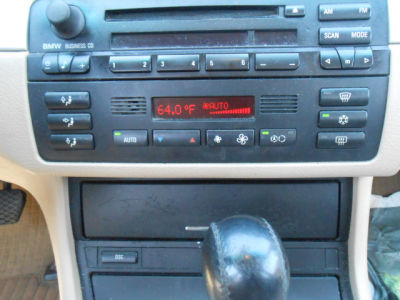 2002 BMW 325  i
