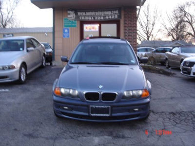 2001 BMW 325  i