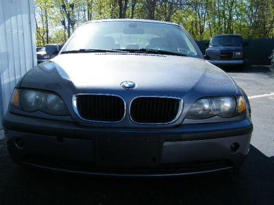 2004 BMW 325  i