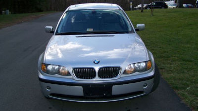 2004 BMW 325  i
