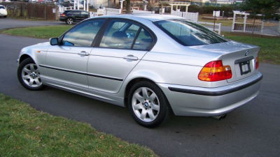2004 BMW 325  i