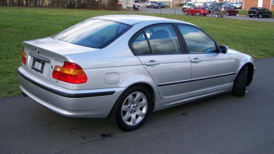 2004 BMW 325  i