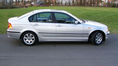 2004 BMW 325  i