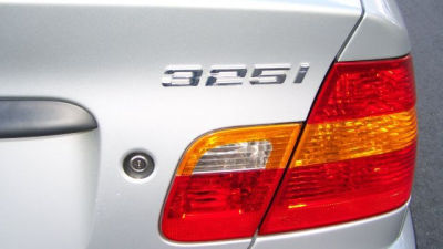 2004 BMW 325  i
