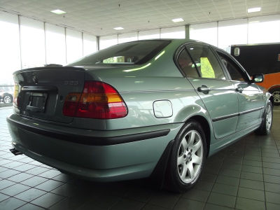 2003 BMW 325 i