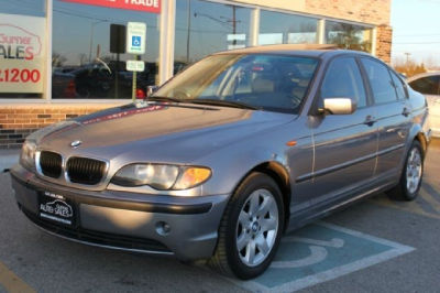 2004 BMW 325  xi