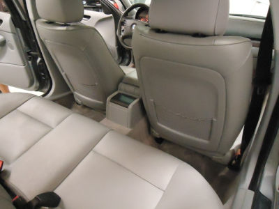 2004 BMW 325 i