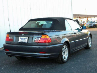 2001 BMW 325  Ci