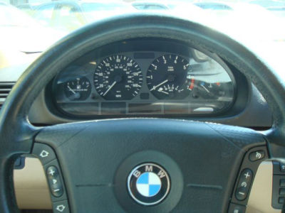 2001 BMW 325 i