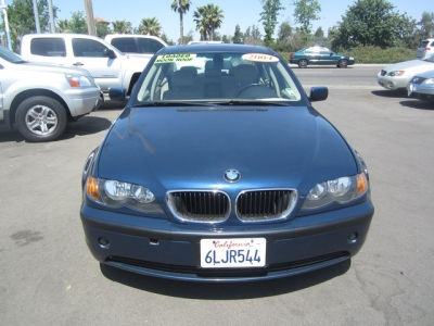 2004 BMW 325  i