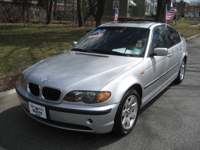 2004 BMW 325  i