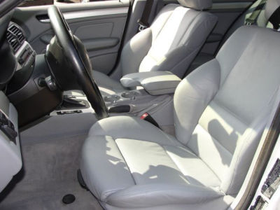 2001 BMW 325 i