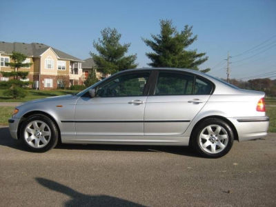 2003 BMW 325  i