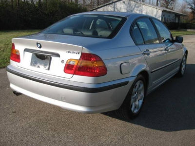 2003 BMW 325 i
