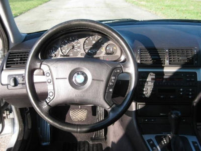 2003 BMW 325 i
