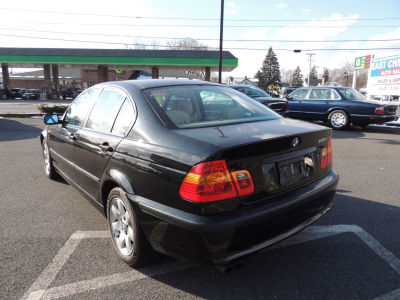 2003 BMW 325  xi