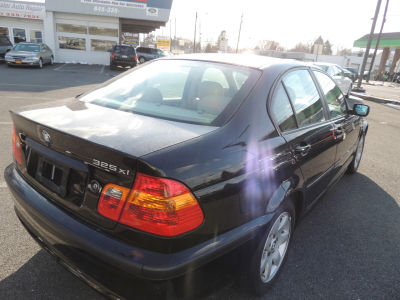 2003 BMW 325  xi
