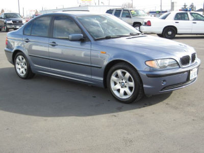 2004 BMW 325  i