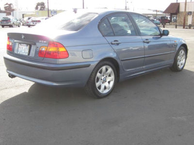 2004 BMW 325  i