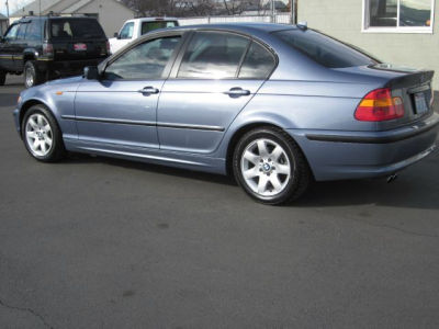 2004 BMW 325  i