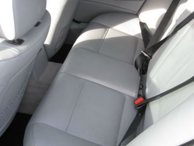 2004 BMW 325  i