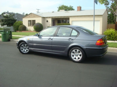 2003 BMW 325  i