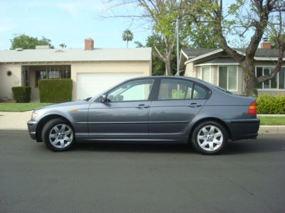 2003 BMW 325  i